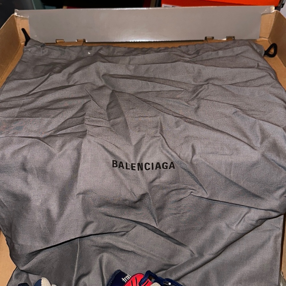Balenciaga TRACK2 shoes. With box and dust back and extra laces.